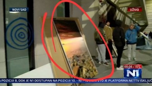 KAO 5. OKTOBRA: Dinkovi teroristi ukrali umetnička dela iz RTV-a i bacaju ih po ulicama! KAO 5. OKTOBRA: Dinkovi teroristi ukrali umetnička dela iz RTV-a i bacaju ih po ulicama!