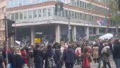 TEROR I DIVLJANJE BLOKADERA U TAKOVSKOJ: Nastavlja se maltretiranje građana i zaposlenih na RTS-u