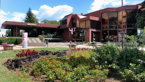 КЊИЖЕВНИ ЧЕТВРТАК У СМЕДЕРЕВСКОЈ БИБЛИОТЕЦИ: Ауторско вече Вере Хорват