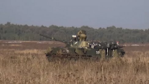 DESANTNO VOZILO ZA KOJE BARIJERE NE POSTOJE: BMD-4M ruski oklopnjak za jurišno-diverzantske operacije (VIDEO) DESANTNO VOZILO ZA KOJE BARIJERE NE POSTOJE: BMD-4M ruski oklopnjak za jurišno-diverzantske operacije (VIDEO)