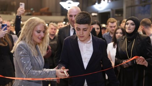 BMW STIGAO U NOVI PAZAR U VELIKOM STILU: Rame uz rame sa svetskim metropolama BMW STIGAO U NOVI PAZAR U VELIKOM STILU: Rame uz rame sa svetskim metropolama