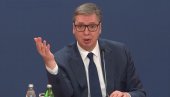 VUČIĆ OSUDIO NASILJE NAD NOVINARKOM RTS: Odjednom je srednji prst ponovo postao popularan