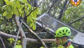 TRAGEDIJA U ITALIJI: U blizini Sorenta otkačila se kabina žičare, poginule 4 osobe TRAGEDIJA U ITALIJI: U blizini Sorenta otkačila se kabina žičare, poginule 4 osobe