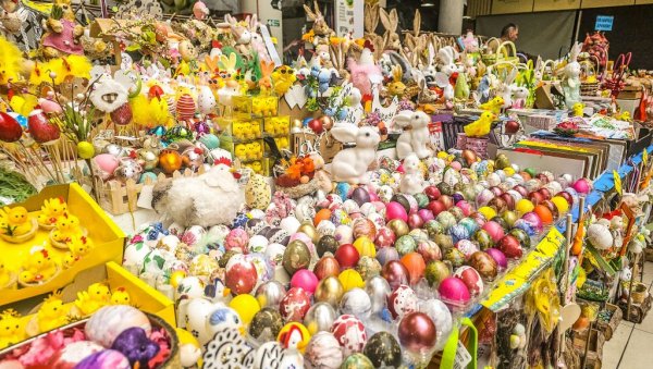 АКО НИСТЕ СТИГЛИ ДА ОФАРБАТЕ ЈАЈА, МОЖЕТЕ ИХ ПРОНАЋИ НА ПИЈАЦИ: Ово су цене на тезгама (ФОТО) АКО НИСТЕ СТИГЛИ ДА ОФАРБАТЕ ЈАЈА, МОЖЕТЕ ИХ ПРОНАЋИ НА ПИЈАЦИ: Ово су цене на тезгама (ФОТО)
