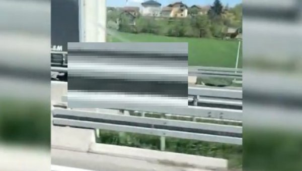 ДЕЦА СВЕСНА: Познато стање малишана повређених у тешкој саобраћајној несрећи код Прњавора ДЕЦА СВЕСНА: Познато стање малишана повређених у тешкој саобраћајној несрећи код Прњавора