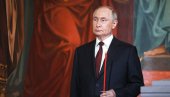 SVET BRUJI O OVOJ SCENI IZ RUSIJE: Putin je otišao na uskršnju liturgiju, prizori i reči patrijarha Kirila potpuno su nadrealni (FOTO)