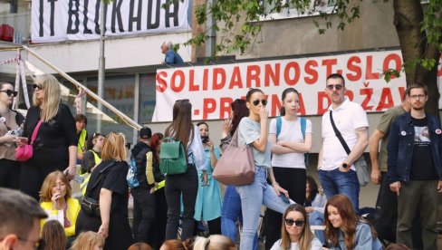 Ko će blokadere da obavesti da je obojena revolucija propala?