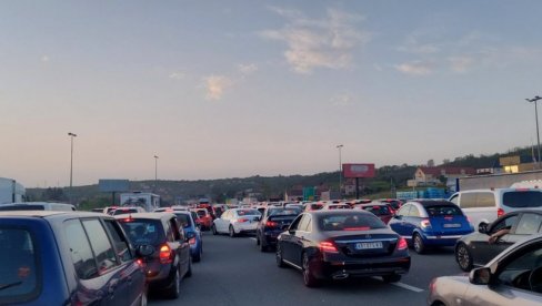 ЖИВИМО БОЉЕ Вучић: Више од 50 одсто је пораст броја возила на нашим друмовима