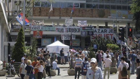 БЛОКАДЕРИ ПРИЗНАЛИ ДА ИМАЈУ ЛИСТУ НЕПОЖЕЉНИХ: Сада је јасно да је Љиљана Браловић представила њихов план