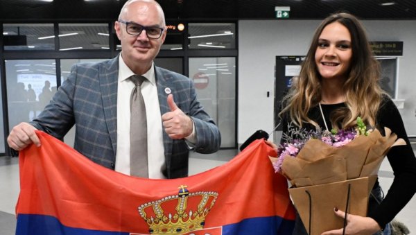 ИСПРВА ЈЕ СВЕ ДЕЛОВАЛО ХАОТИЧНО! Шампионка Европе у шаху Теодора Ињац вратила се пресрећна у Србију ИСПРВА ЈЕ СВЕ ДЕЛОВАЛО ХАОТИЧНО! Шампионка Европе у шаху Теодора Ињац вратила се пресрећна у Србију