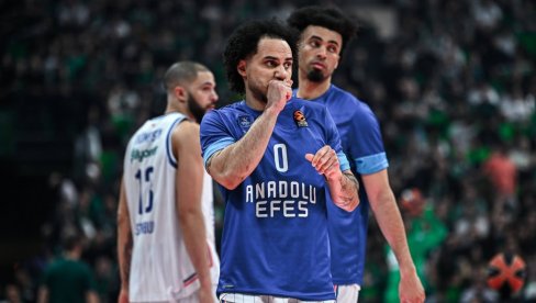 МАНЕКЕНИ СУ У ИСТАНБУЛУ: Домаћин је лоше почео сезону