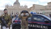 „БАЗУКА“ ПОСЛЕДЊИ ЧУВАР ПАПА ФРАЊЕ: Оружје италијанских војника за обарање дронова изнад Ватикана – колико кошта и колико је ефикасна?