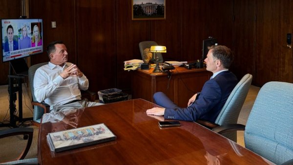 СИНИША МАЛИ СА РИЧАРДОМ ГРЕНЕЛОМ: Увек је лепо видети старог пријатеља, настављамо да радимо заједно (ВИДЕО) СИНИША МАЛИ СА РИЧАРДОМ ГРЕНЕЛОМ: Увек је лепо видети старог пријатеља, настављамо да радимо заједно (ВИДЕО)
