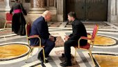 ТРАМП ДУГО РАЗГОВАРАО СА ЗЕЛЕНСКИМ: Огласила се Бела кућа, у току разговори са лидерима НАТО-а