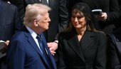 SPREČILA SKANDAL: Otkriveno šta je Melanija šapnula Trampu tokom sahrane pape Franje SPREČILA SKANDAL: Otkriveno šta je Melanija šapnula Trampu tokom sahrane pape Franje