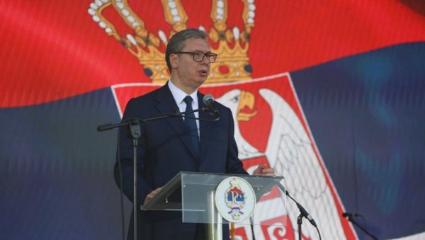 МОЋНЕ РЕЧИ ВУЧИЋА У ДОЊОЈ ГРАДИНИ: Они нама никада неће опростити што су те јаме живи сведоци онога што су чинили против једног народа! МОЋНЕ РЕЧИ ВУЧИЋА У ДОЊОЈ ГРАДИНИ: Они нама никада неће опростити што су те јаме живи сведоци онога што су чинили против једног народа!