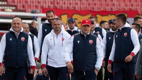 JE L TO NEKA INSINUACIJA?: Vladana Milojevića je jedna stvar baš zabolela JE L TO NEKA INSINUACIJA?: Vladana Milojevića je jedna stvar baš zabolela