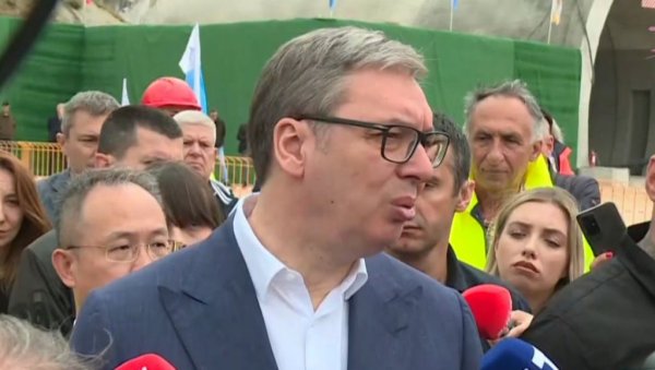 СВАКО СВОМЕ ЈАТУ Вучић на питање Новости о признању за Наташу Кандић - Ја сам то добио из Грачанице, она из Приштине... СВАКО СВОМЕ ЈАТУ Вучић на питање Новости о признању за Наташу Кандић - Ја сам то добио из Грачанице, она из Приштине...