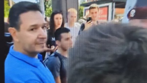 И ШАРОВИЋ СА ДИВЉАЦИМА БЛОКАДЕРИМА: Заједно спроводе најгоре насиље и фашизам (ФОТО) И ШАРОВИЋ СА ДИВЉАЦИМА БЛОКАДЕРИМА: Заједно спроводе најгоре насиље и фашизам (ФОТО)