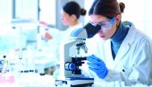 ПРВИ НА СВЕТУ: Оболели од рака крви у Енглеској лече се леком који се увлачи се у ћелије канцера