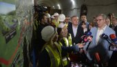 КРОЗ ЈЕЗГРО ФРУШКЕ ГОРЕ БЕЗБЕДНО, ЛАКО И ТИХО: Пробијање најдужег тунела у Србији ближи се крају, радови у три смене са 230 радника (ФОТО)