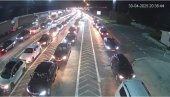 KRENULA PRAZNIČNA PUTOVANJA: Gužve na auto-putu Miloš Veliki i na Preševu