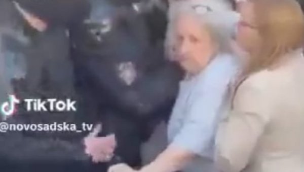 ЗЛОУПОТРЕБА СТАРИЈИХ ЉУДИ НА ДЕЛУ, СРАМАН СНИМАК: Блокадери фотељаши гурају баку на полицију (ВИДЕО)