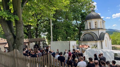 TUGA DO NEBA: Žena koja je preživela tragediju u Topoli ne zna da su joj najmiliji poginuli