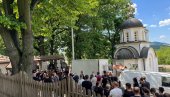 ТУГА ДО НЕБА: Жена која је преживела трагедију у Тополи не зна да су јој најмилији погинули