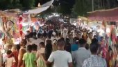 (UZNEMIRUJUĆI VIDEO) STAMPEDO U HRAMU: Ima poginulih