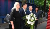 POČAST NEVINIM ŽRTVAMA: Delegacija FSS odala poštu nastradalima u Osnovnoj školi Vladislav Ribnikar POČAST NEVINIM ŽRTVAMA: Delegacija FSS odala poštu nastradalima u Osnovnoj školi Vladislav Ribnikar