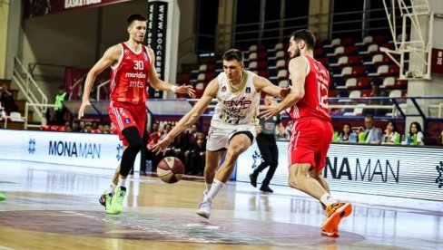 ZVEZDA PRIPALA DRAMA U ŽELEZNIKU: Crveno-beli 44. put u nizu pobedili FMP