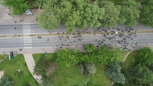 OVO JE ŠAČICA BLOKADERA FOTELJAŠA KOJI BI DA ONEMOGUĆE RAD MEDICINSKOG U NIŠU: Svega ima, najmanje studenata- veterani postali đaci