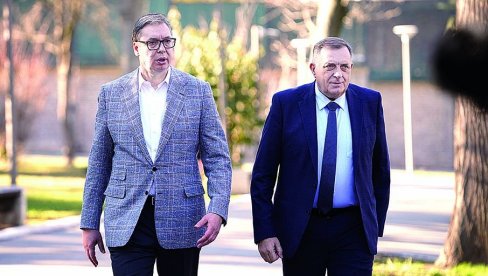 VUČIĆ IDE U MOSKVU UKOLIKO SE OPORAVI: Analitičari nemaju dilemu da je predsednik spreman da održi reč, a spekulacije opozicije nazivaju nelj VUČIĆ IDE U MOSKVU UKOLIKO SE OPORAVI: Analitičari nemaju dilemu da je predsednik spreman da održi reč, a spekulacije opozicije nazivaju nelj