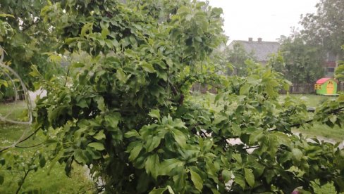 VELIKO NEVREME U LOZNICI: Oluju prati provala oblaka