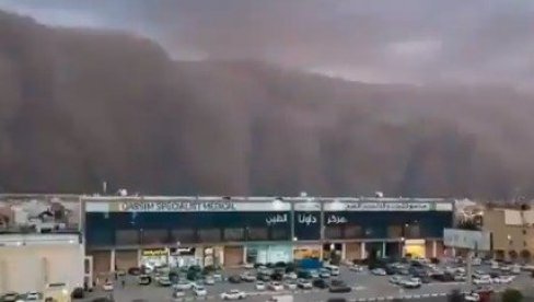 PEŠČANA OLUJA NEVEROVATNIH RAZMERA POGODILA SAUDIJSKU ARABIJU: Talas zahvatio Kuvajt i Jordan (VIDEO)
