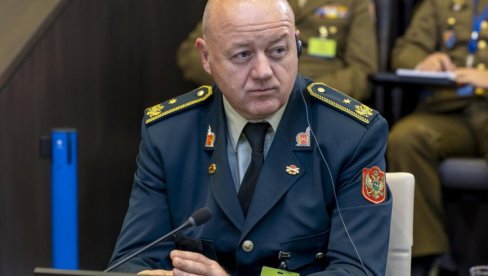 МИЛОВ ВОЈНИК БРОЈИ СИТНО: Бечић: Лазаревићу се служба завршава 8. јуна, када стиче право на пензију МИЛОВ ВОЈНИК БРОЈИ СИТНО: Бечић: Лазаревићу се служба завршава 8. јуна, када стиче право на пензију