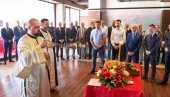 ZVEZDA PROSLAVILA SLAVU - ĐURĐEVDAN: Sveštenik ostao zatečen šta piše u Statutu crveno-belih! Ovo retko gde piše!