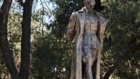 MUJOVIĆ NE DA TITA: Dajković inicirao selidbu spomenika Josipa Broza