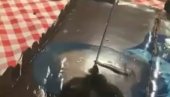 JEZIVO: Bolesnici bi da kolju Vučića - morbidan snimak (VIDEO) JEZIVO: Bolesnici bi da kolju Vučića - morbidan snimak (VIDEO)