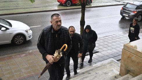 ПОРОДИЦЕ УБИЈЕНИХ СТИГЛЕ У АПЕЛАЦИОНИ СУД: Одлучује се о жалбама на пресуду Блажићу (ВИДЕО) ПОРОДИЦЕ УБИЈЕНИХ СТИГЛЕ У АПЕЛАЦИОНИ СУД: Одлучује се о жалбама на пресуду Блажићу (ВИДЕО)