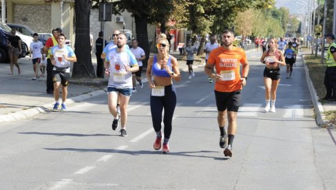 MARATONCI HVATAJU ZALET: Kraljevčani pripremaju drugu uličnu „Trku Kraljeva-Trku za dečju radost“ MARATONCI HVATAJU ZALET: Kraljevčani pripremaju drugu uličnu „Trku Kraljeva-Trku za dečju radost“