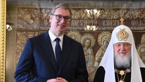 ZA MENE LIČNO VELIKA JE ČAST Predsednik Vučić nakon dodeljivanja Ordena Republike Srbije patrijarhu Kirilu ZA MENE LIČNO VELIKA JE ČAST Predsednik Vučić nakon dodeljivanja Ordena Republike Srbije patrijarhu Kirilu