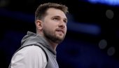 AU, ŠTA JE OVO? Luka Dončić se prepolovio! U Dalasu gledaju i ne veruju (FOTO)