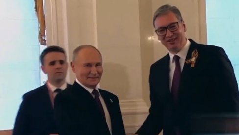 TRENUTAK SUSRETA VUČIĆA I PUTINA: Srdačan pozdrav dvojice lidera - objavljen video (VIDEO)