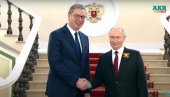 PUTIN DOČEKAO VUČIĆA: Predsednik Srbije stigao na Paradu pobede u Moskvi - rame uz rame sa svetskim liderima (VIDEO)