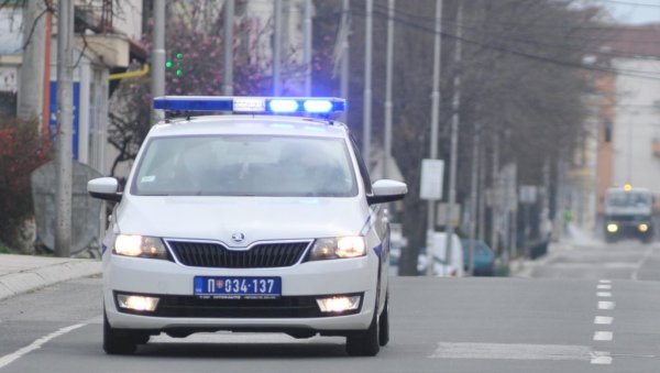 ЗА ВОЛАНОМ СА 3,9 ПРОМИЛА АЛКОХОЛА: Полиција у Краљеву из саобраћаја искључила пијаног возача ЗА ВОЛАНОМ СА 3,9 ПРОМИЛА АЛКОХОЛА: Полиција у Краљеву из саобраћаја искључила пијаног возача