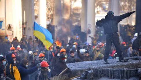 АНАЛИЗИРАМО НА ОЗБИЉАН НАЧИН СВЕ ШТО ЈЕ СВР ОБЈАВИО Вучић о упозорењу да се у Србији спрема Мајдан: Није то за нас велико изненађење АНАЛИЗИРАМО НА ОЗБИЉАН НАЧИН СВЕ ШТО ЈЕ СВР ОБЈАВИО Вучић о упозорењу да се у Србији спрема Мајдан: Није то за нас велико изненађење