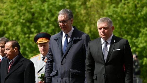 МОЋНА ПОРУКА ИЗ КРЕМЉА: Долазак Вучића и Фица у Москву је херојски чин МОЋНА ПОРУКА ИЗ КРЕМЉА: Долазак Вучића и Фица у Москву је херојски чин