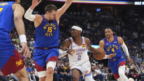 JOKIĆ ODUVAO KONKURENTA ZA MVP: Nikoli svi gledaju u leđa, nisu mu ni blizu (FOTO) JOKIĆ ODUVAO KONKURENTA ZA MVP: Nikoli svi gledaju u leđa, nisu mu ni blizu (FOTO)